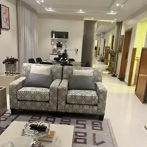 كبيرة عائلية Vip الوادي الرياض